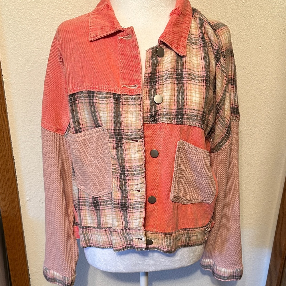 NWOT POL Women's Coral and Plaid Jean Jacket